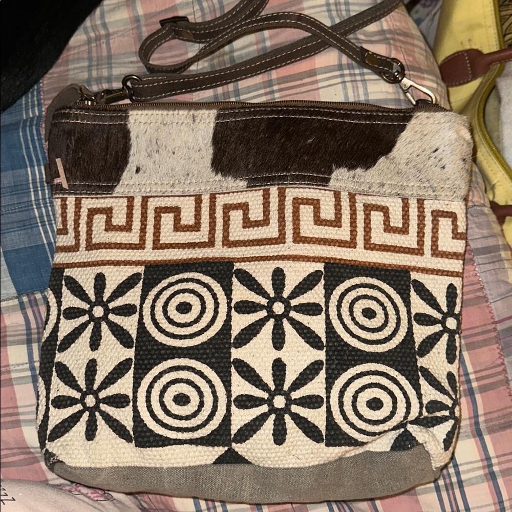 Olay Brand Canvas/Cowhide Shoulder Bag/Cross Body Handbag Preowned (Z1)